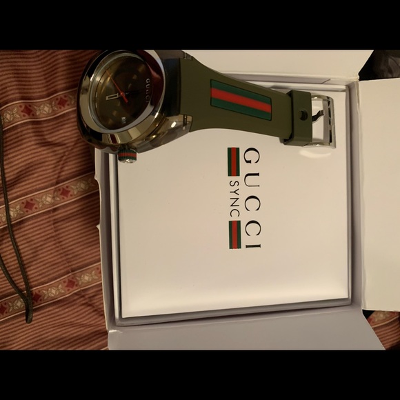 FLAWLESS Gucci SYNC watch in Khaki Green! - Picture 4 of 6